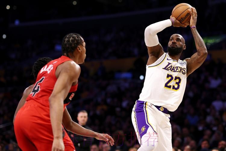 詹姆斯得分突破51000分成NBA历史第一人 湖人胜猛龙